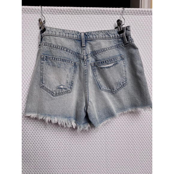 Sneak Peek High Rise Distressed Denim Shorts 11/30 - Picture 2 of 7